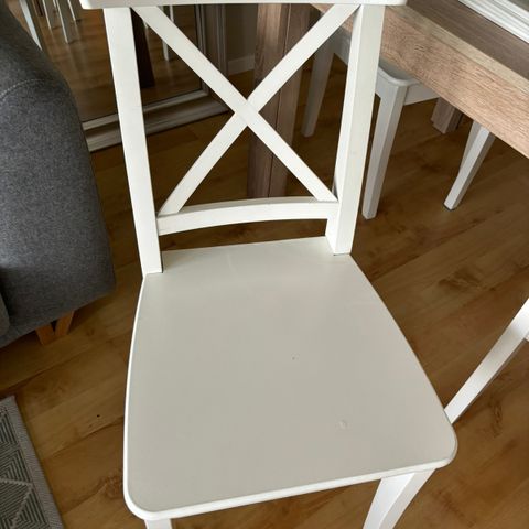 Hvite stoler x 3