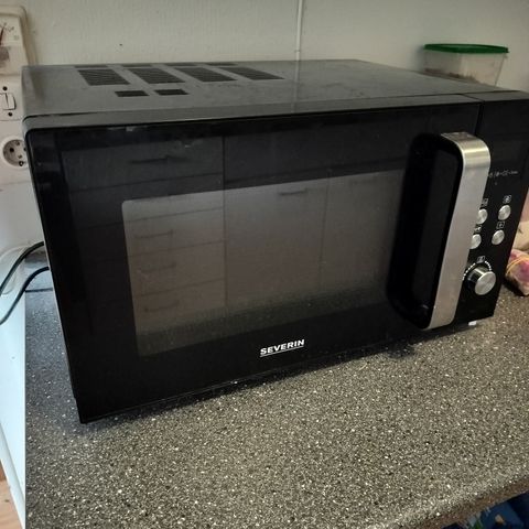 Microwave oven - GIVE AWAY! - RESERVED