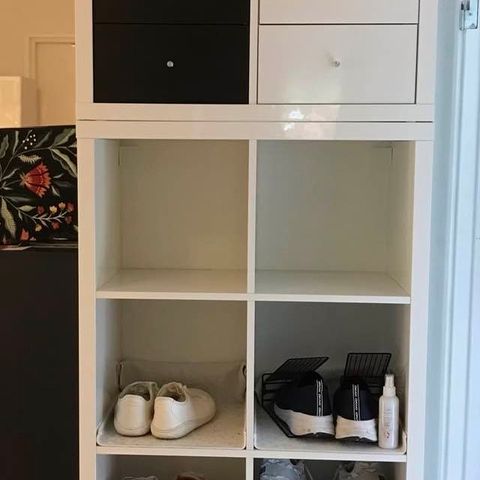 IKEA KALLAX hylle med innsatser - glans / shelves with inserts - gloss