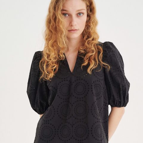 Bluse fra Inwear i broderie anglaise str 44