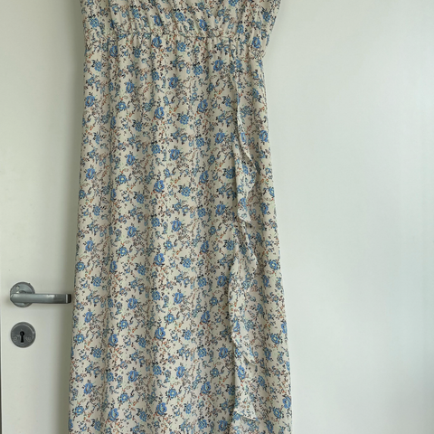 Nydelig kjole fra Samsøe Samsøe selges - kun brukt 1 gang