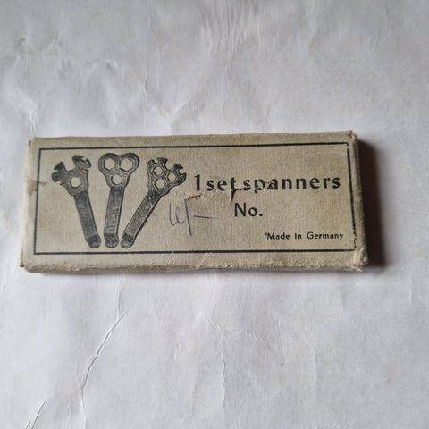 Retro verktøy - "1 set spanners".