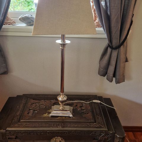 Flott høy bordlampe 65 cm høy