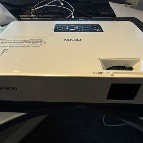 Epson Europe EMP-1700 Projector