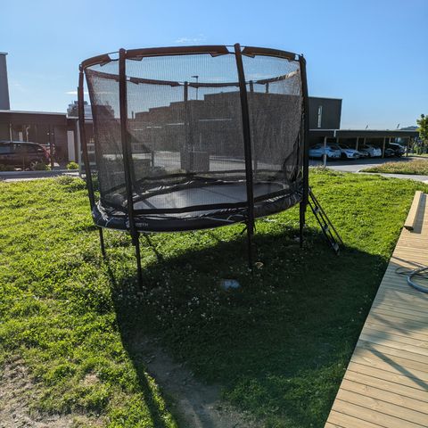 North oval trampoline 420