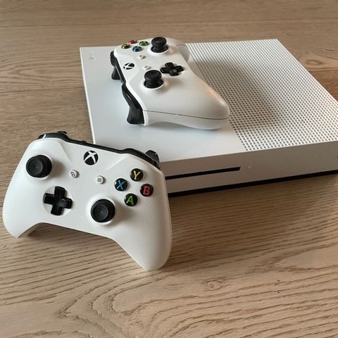 Xbox One S 500 gb