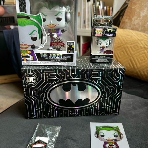 Funko pop #295  gamestop eksklusiv mystery box