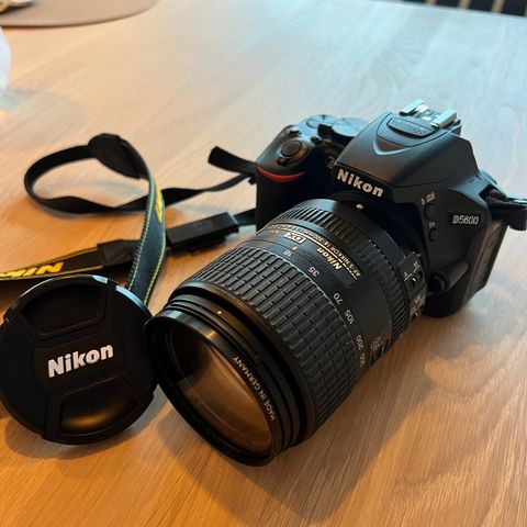 Nikon D5600 med Nikkor 18-300