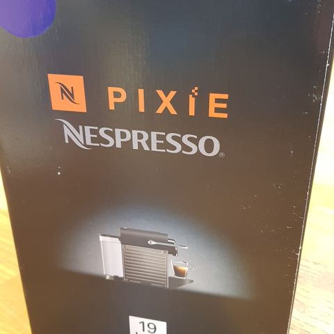 Nespresso Pixie C60 Kaffemaskin til salgs – Pent brukt