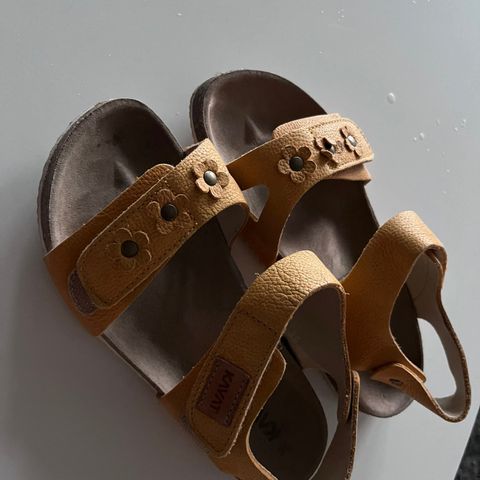 Kavat sommer sandaler/sko jente str 35 farge gul