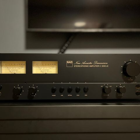 NAD 3050 le