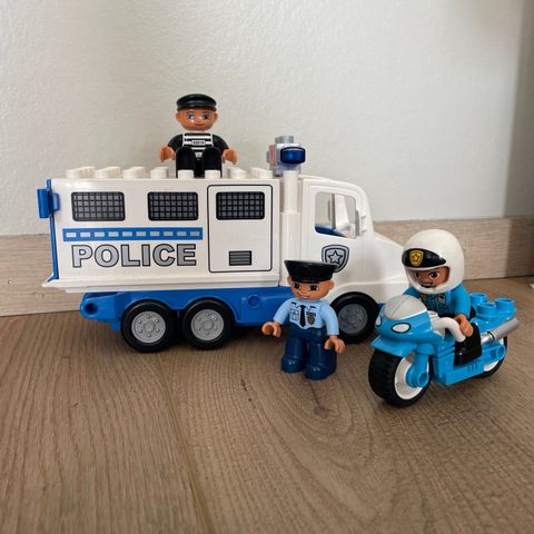 Duplo politibil og politisykkel med figurer