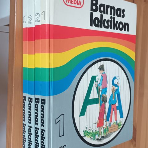 Barnas leksikon 1-4, "Mini-media", 1985. Bud ☆