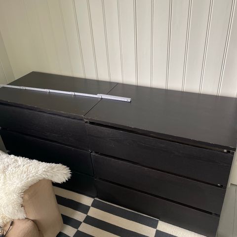 To Ikea Malm kommoder