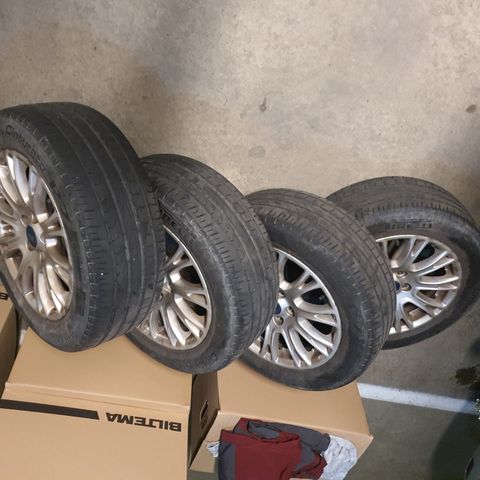 215-55 R16 Ford sommerdekk x4.