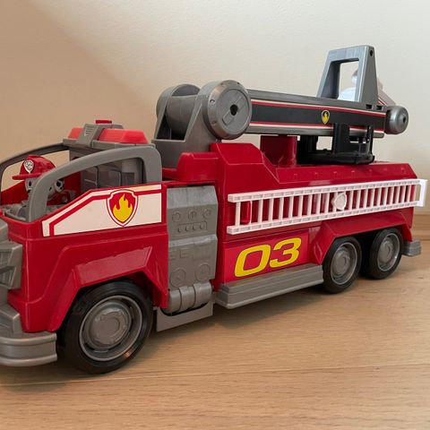 Paw Patrol Marshall transforming firetruck