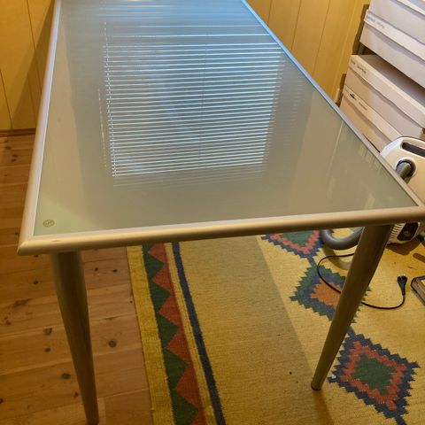 Ikea - bord i glass og metall