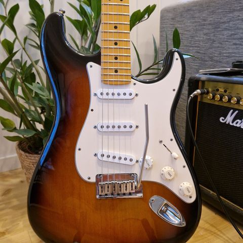Fender American Deluxe Stratocaster V-neck 2011