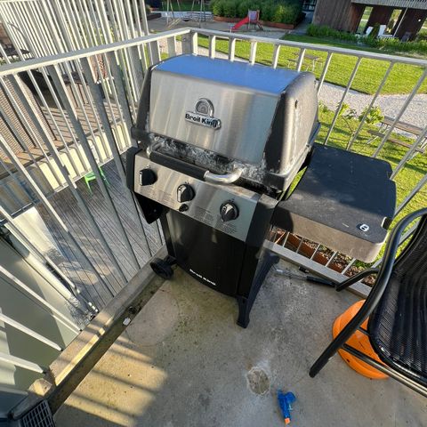 Broilking grill