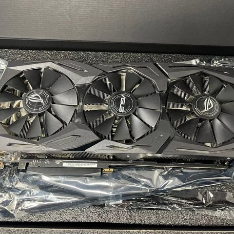 Asus rogstrix 1080tiOC 11gb Vram  som nytt