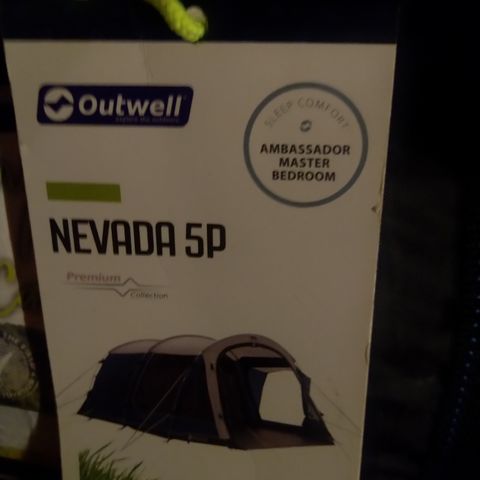Flott telt til salgs .