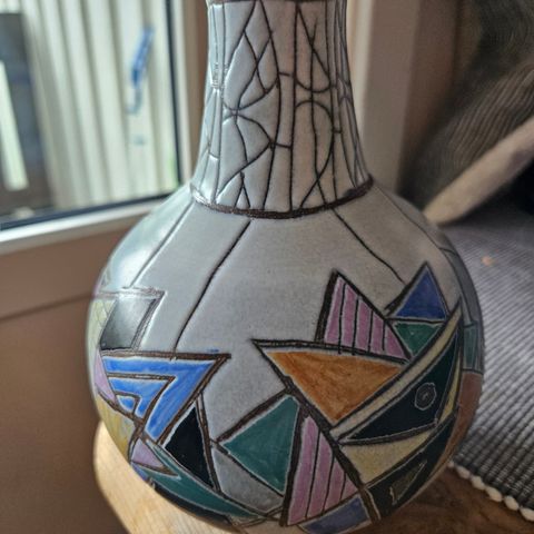 Spesiell norsk keramikk vase.