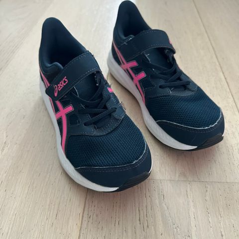 Asics joggesko (str 34,5)