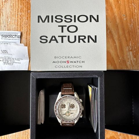 Omega x Swatch Mission to Saturn Moonswatch - Helt Ny