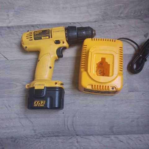 DeWalt drill selges med lader