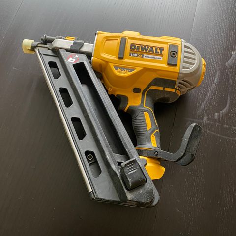 SPIKERPISTOL DEWALT DCN692 18V UTEN BATTERI