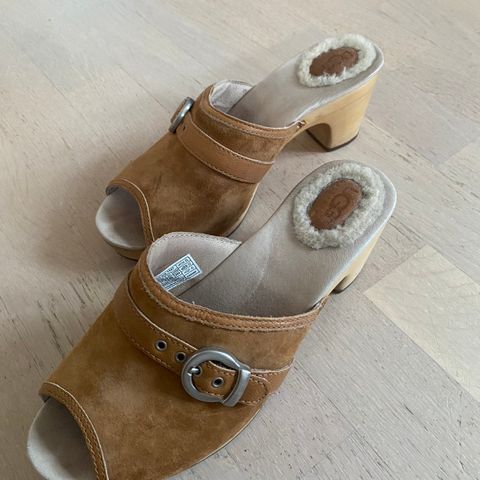 UGG treskosandaler