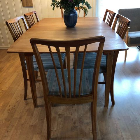 Teak spisebord med 6 stoler