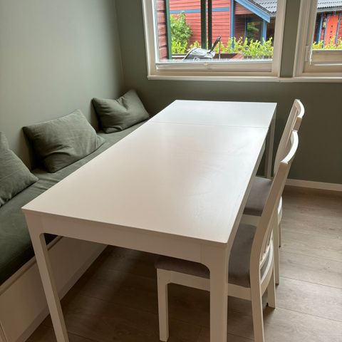 IKEA Ekedalen uttrekkbart spisebord 120/180 cm til salgs