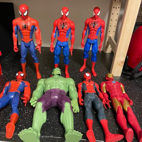 Diverse superhelt figurer