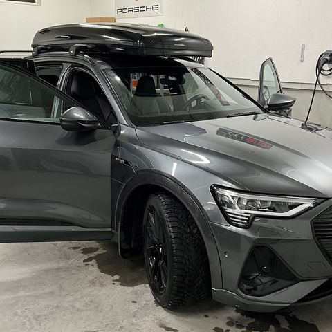 SKIGUARD 860 T med Thule Edge Wingbar takstativ til Audi E-Tron selges