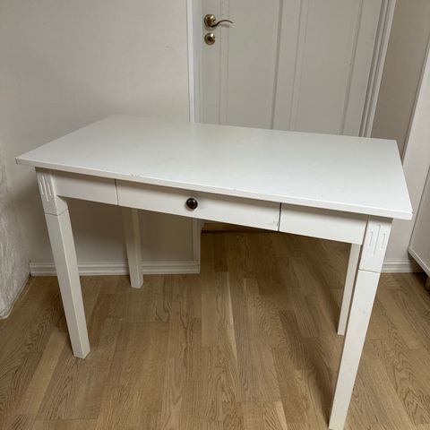 RESERVERT Skrivebord 100x52cm