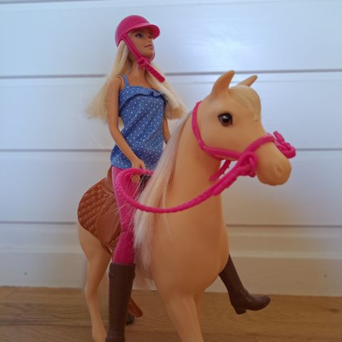 Barbie med hest