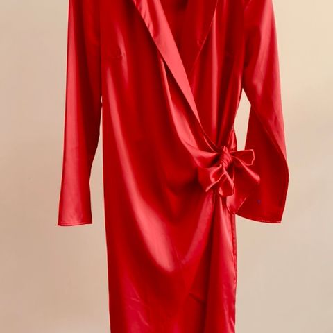 Kjole i rød farge