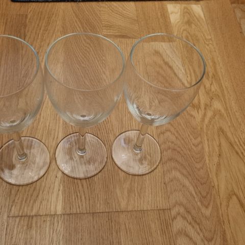 3 stk vin glass fra IKEA