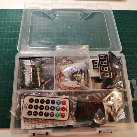 Ubrukt Arduino UNO R3 Starter Kit - upgraded version with RFID