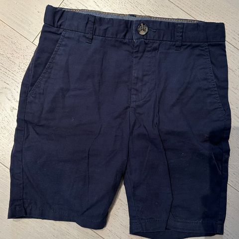 Pen shorts fra H&M str 116