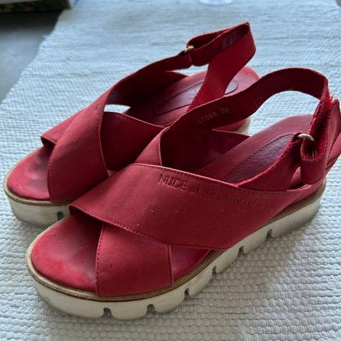 Nude røde sandaler str 38