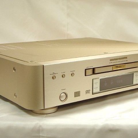 Marantz DV-12S2  High End SACD/CD/DVD spiller i sølv/gull.