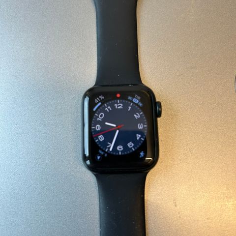Apple Watch SE (2nd generation) GPS - 40mm case