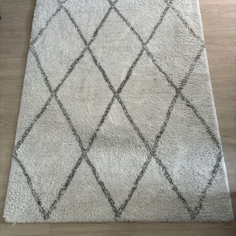 Flott RUG teppe- Tilde hvitt med grå striper(160x230)