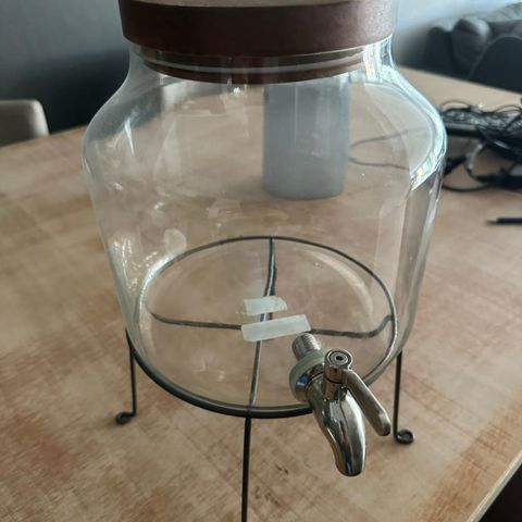 Glassdispenser / glasskrukke med kran