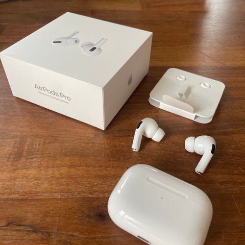 Apple Airpods Pro med trådløst etui (1st gen)