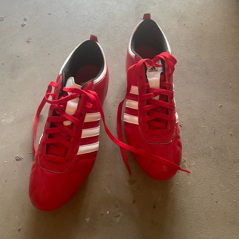 Adidas fotballsko 45 størrelse