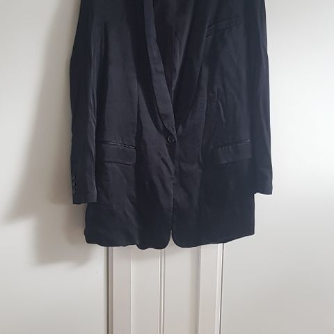 Lang blazer fra H&M str.42