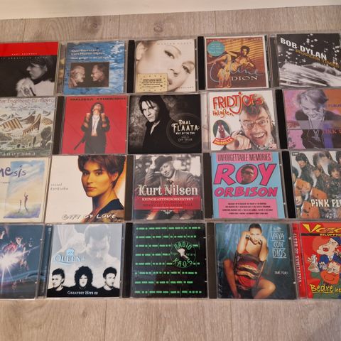 Cder m/Vazelina, Pink Floyd, Roger Waters, Queen, Genesis bl.a. selges kr 250